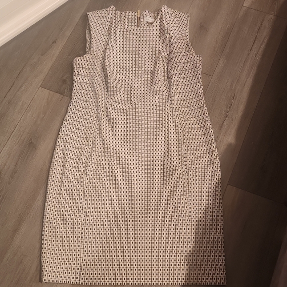Calvin Klein Elegant Sleeveless Patterned Dress - Picture 1 of 6